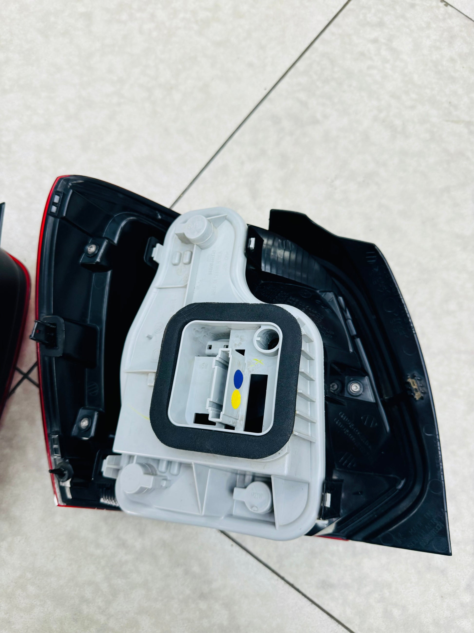 VW POLO 6 OEM PREOWNED TAILIGHTS