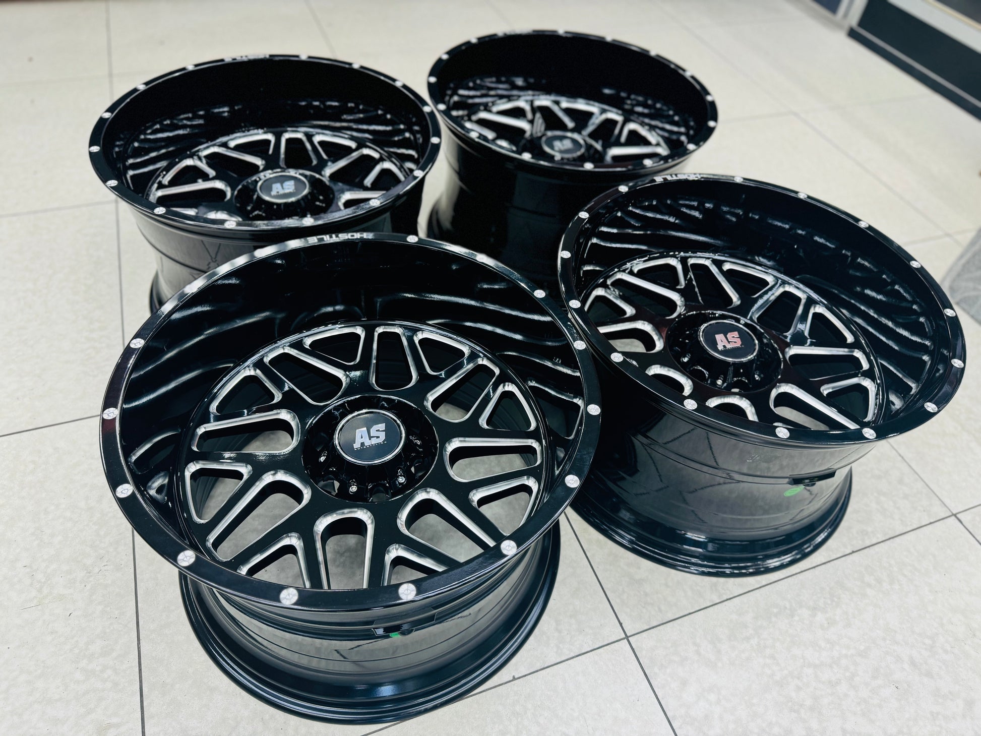 20” M7460 20X12J GLOSS BLACK