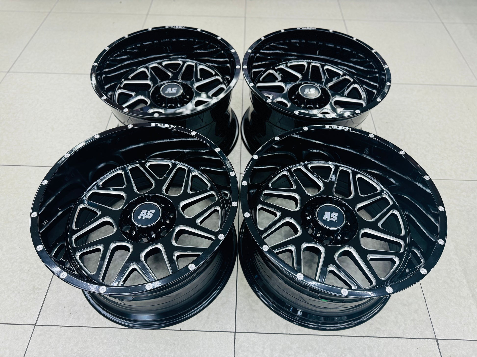 20” M7460 20X12J GLOSS BLACK