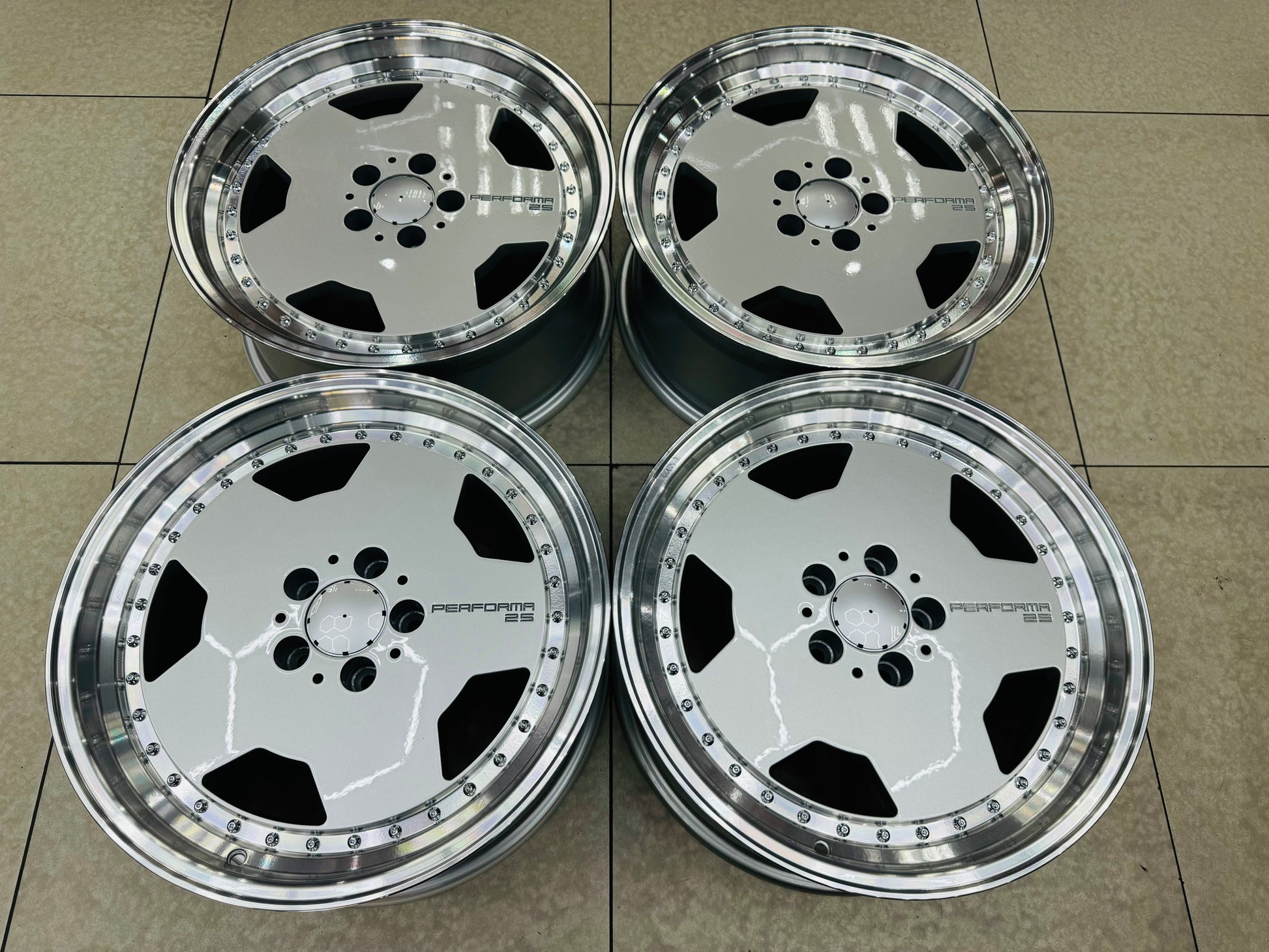 18” AMG PERFORMA 5-112 8J ALL ROUND ( Shop soiled set due to slight marks on 3x lips ) discounted by R5000