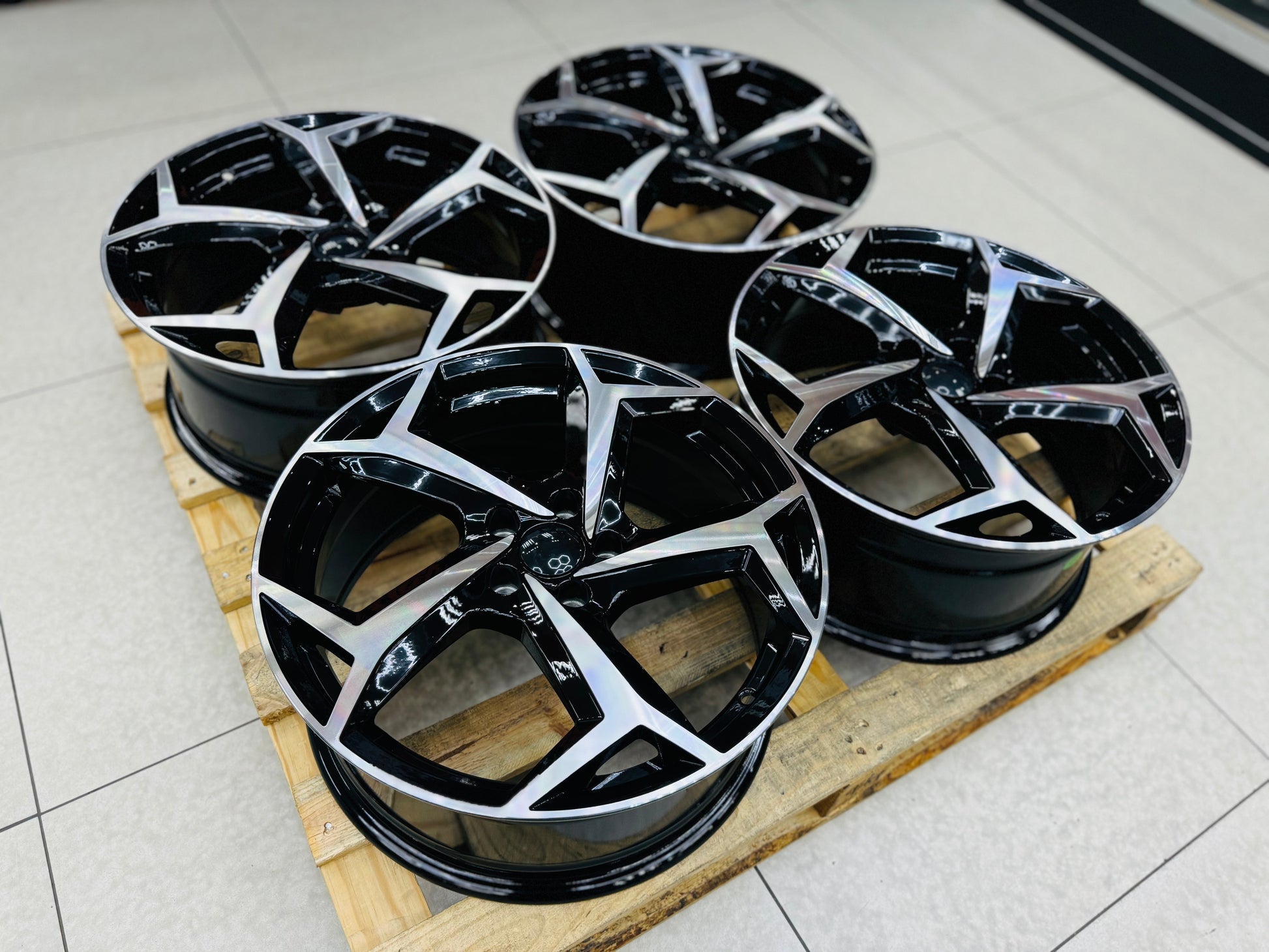 17” POLO 8AW RLINE  5/100