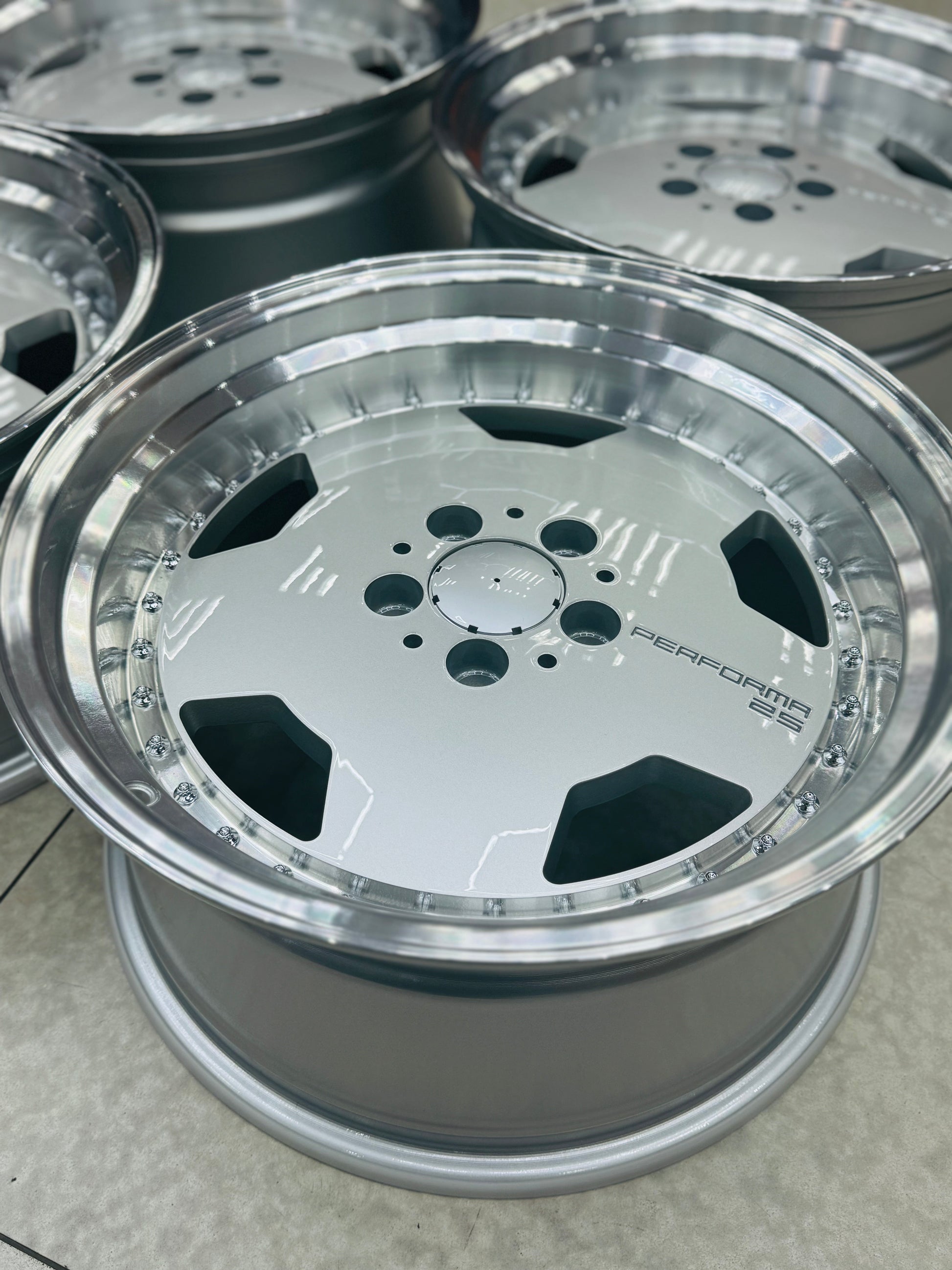 18” AMG PERFORMA 5-112 9J ALL ROUND