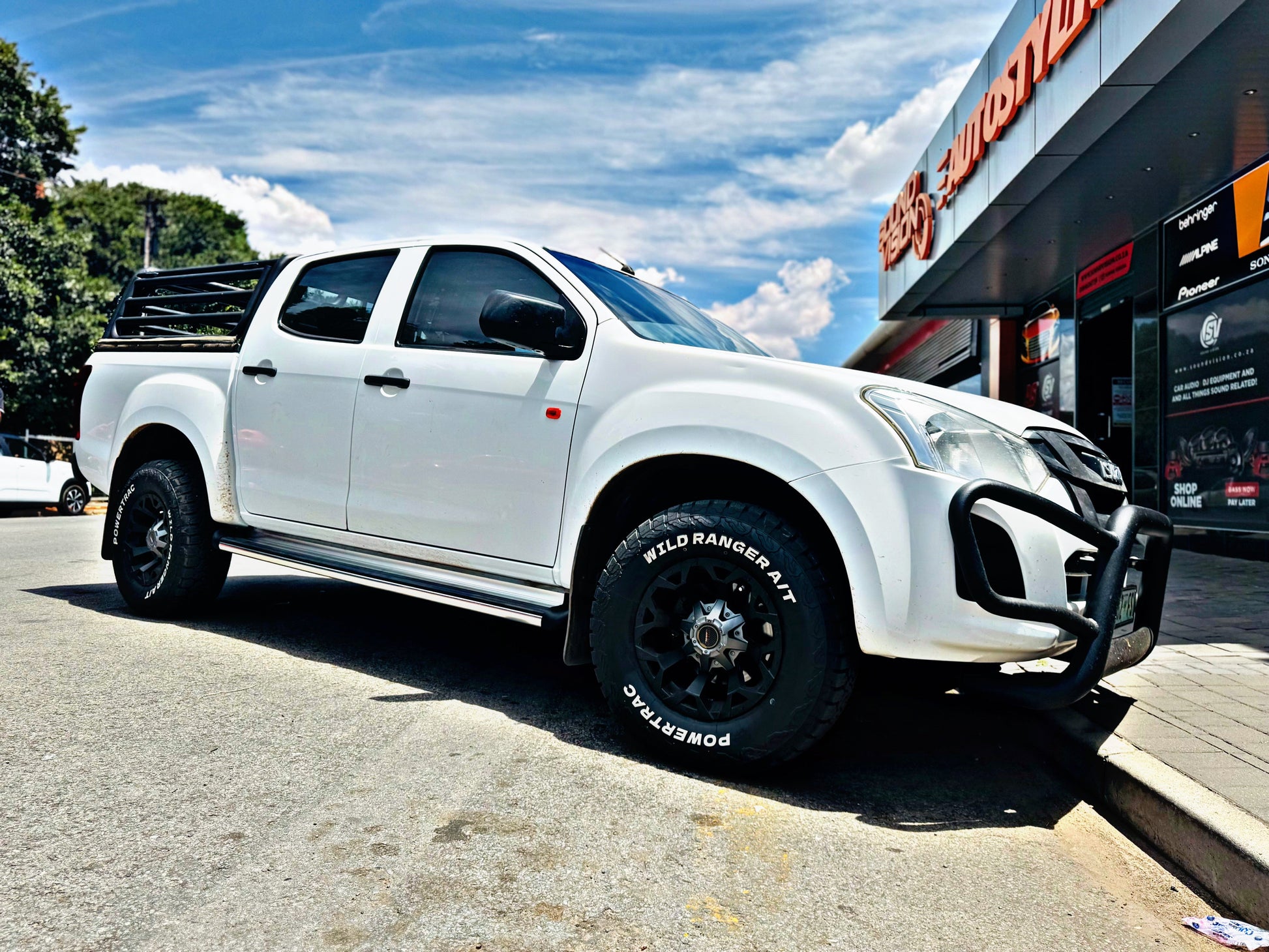 265/65/17 POWERTRAC WILDRANGER A/T TYRE WHITE LETTERS