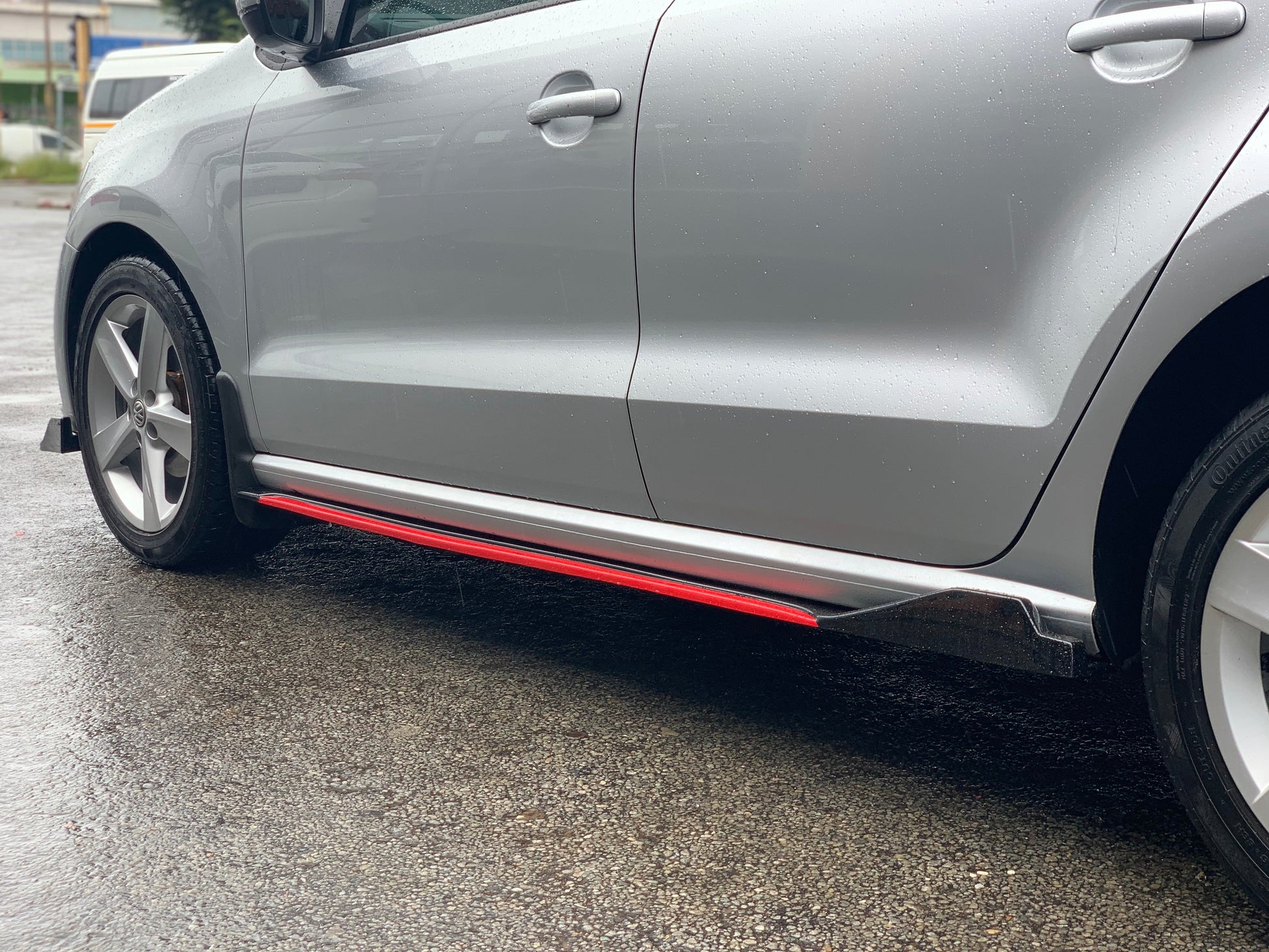 Universal Side Skirt with Red Accen