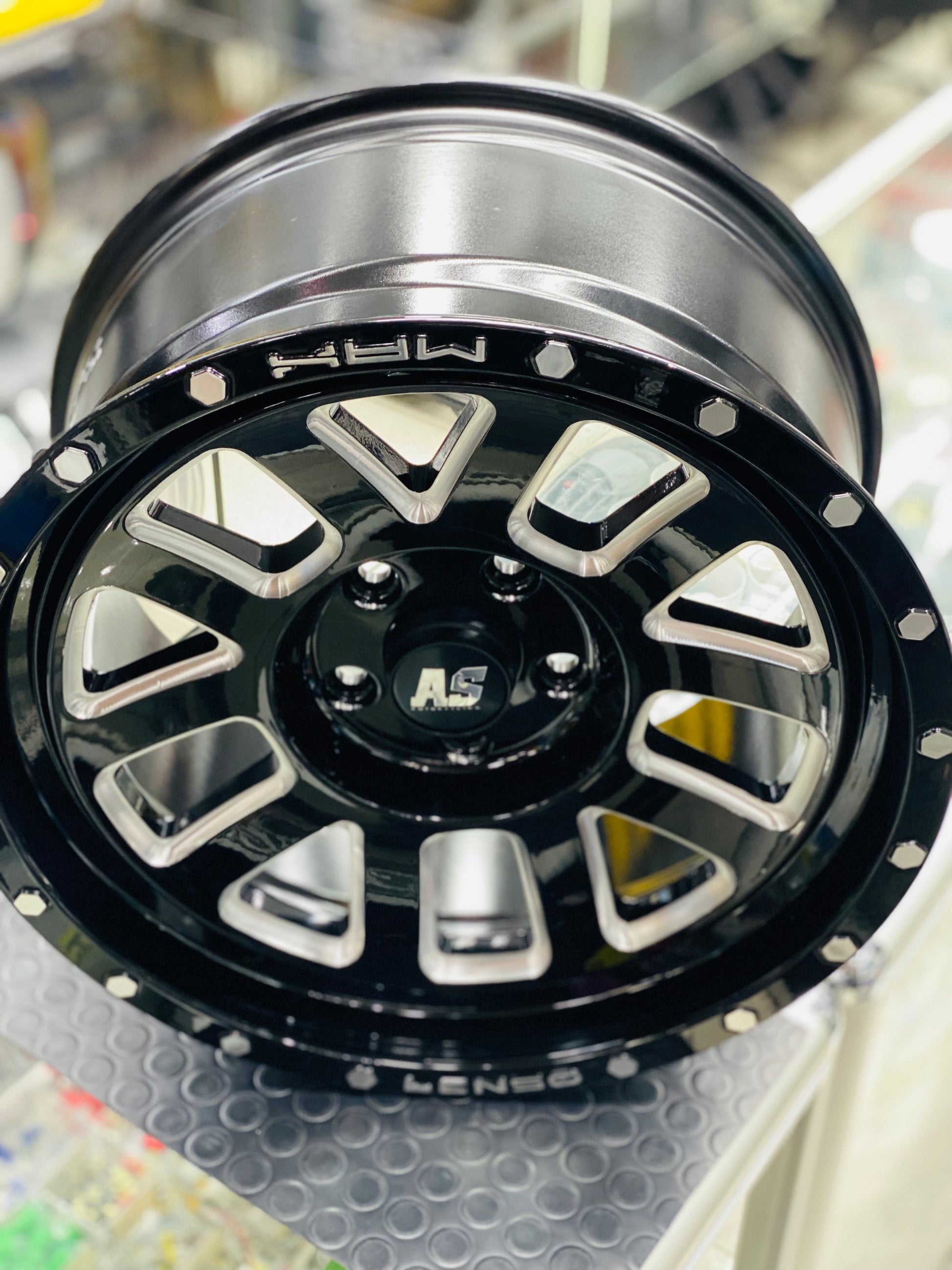 17” LENSO MX7 5/114 BAKKIE RIMS