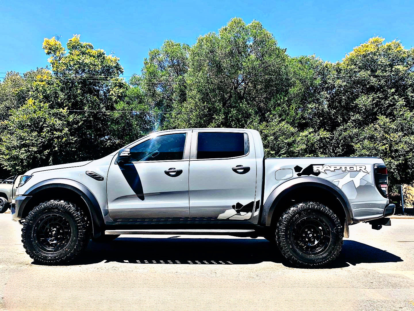 285/70/17 VITOUR MUD TERRAIN TYRES