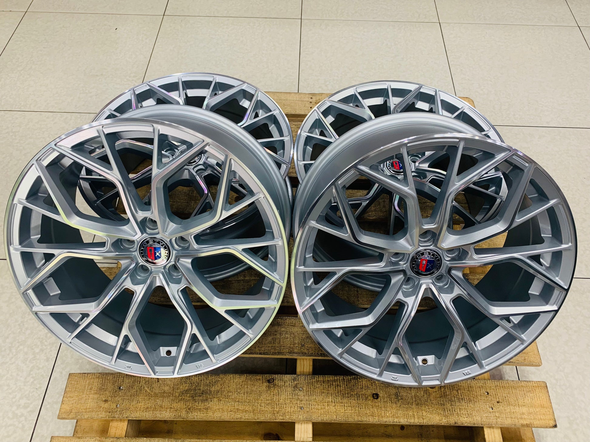 19” AS-VT60  5X112 SILVER WHEELS