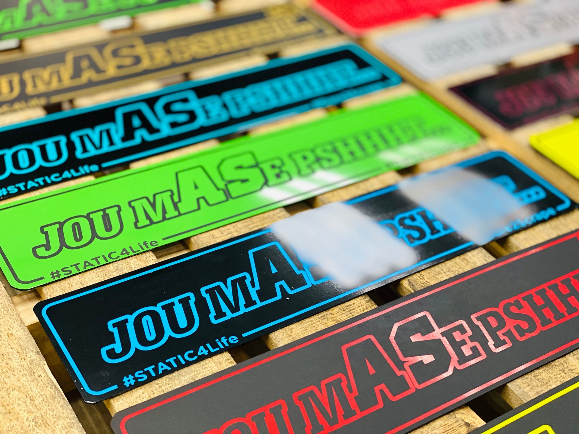 JOU mASe PSHHHT... SHOW PLATE