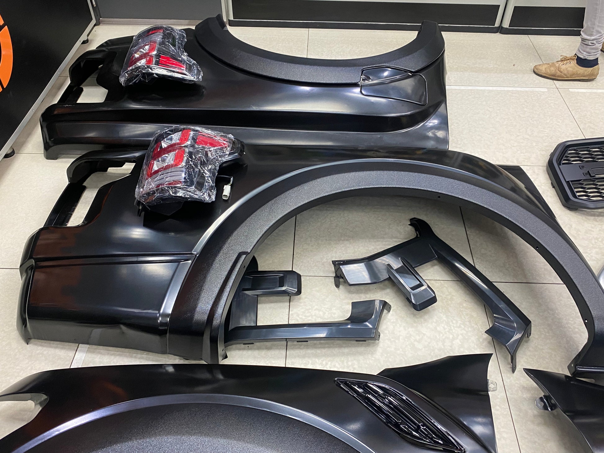 FORD RANGER T6 /T7 to F150 RAPTOR