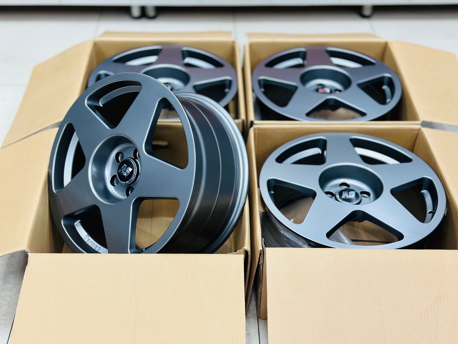 17'' AS- TARMAC 5/100 GUNMETAL