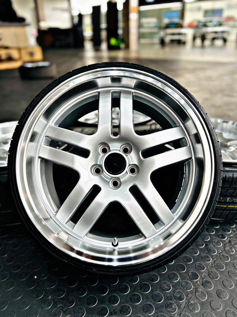 17" AS- TDI STEP  5/100 SILVER WHEELS