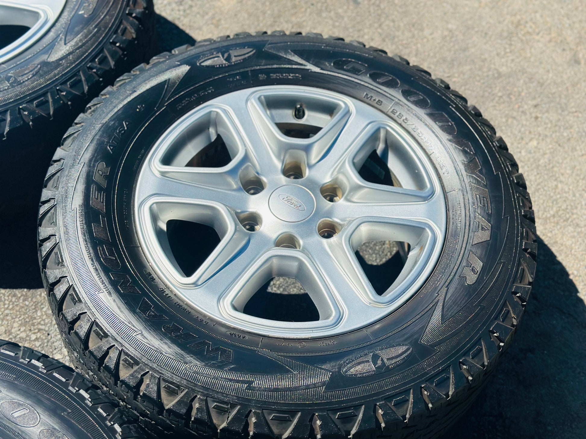 FORD RANGER OEM XLT  USED RIMS & TYRES