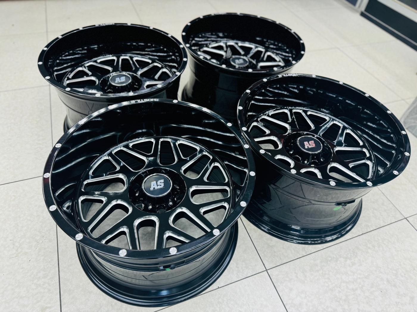 20” M7460 20X12J GLOSS BLACK