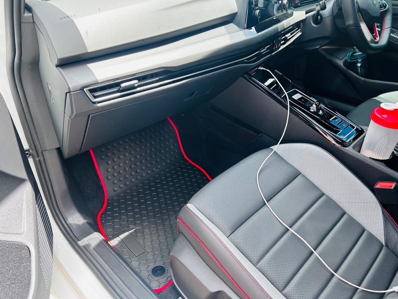 Suitable for VW GOLF 7/8  GTI RUBBER MATS BLACK AND RED
