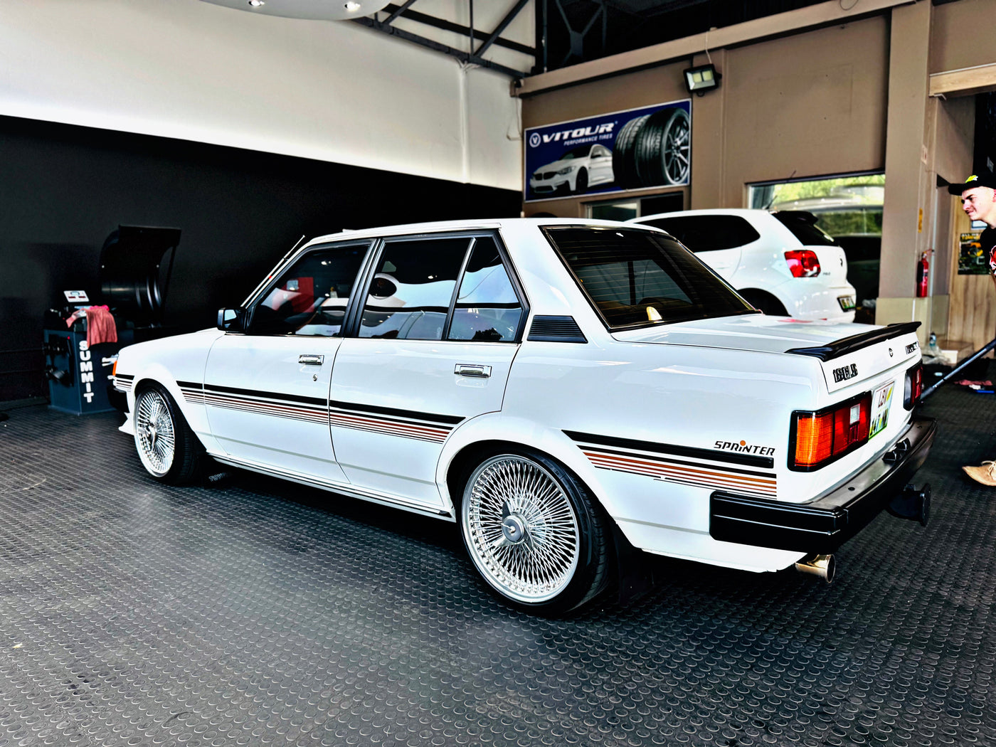 17” AS - 1000 SPOKE WIRE WHEEL FITS ALL CARS