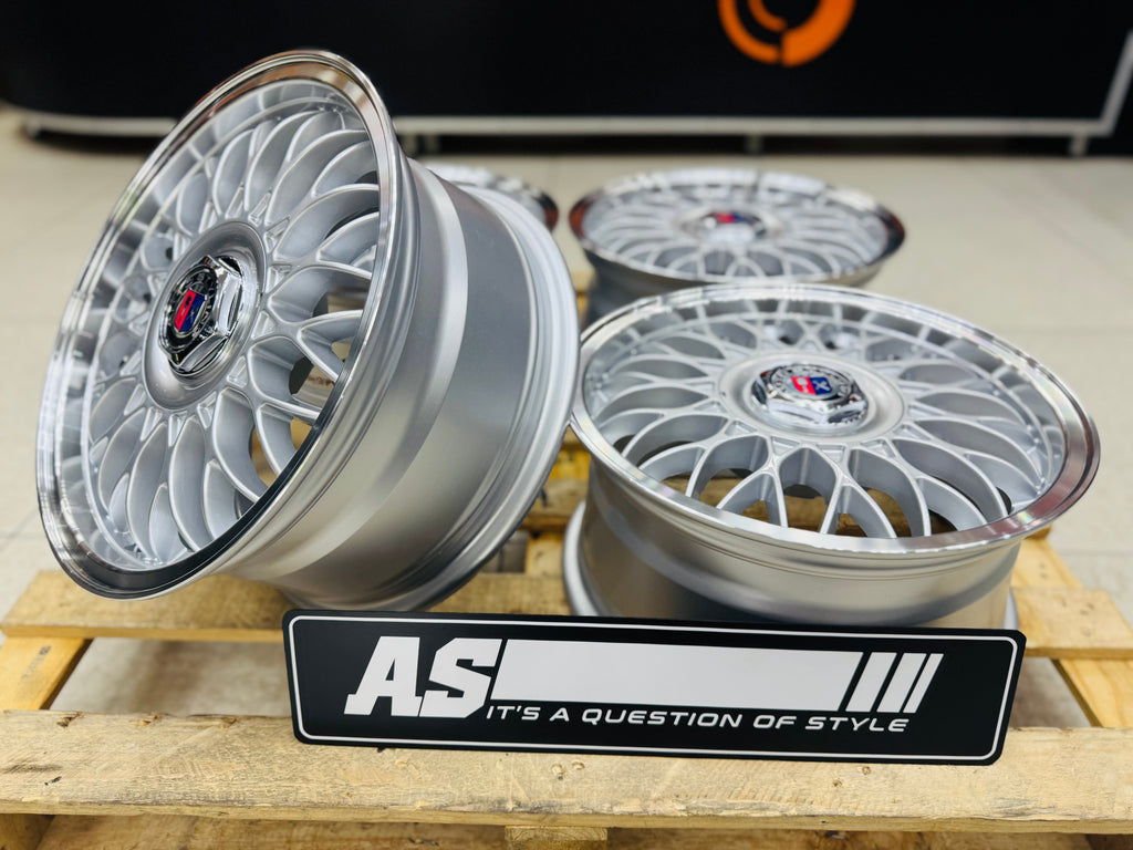 15” VURA BB5  4/100 & 4/108 or 5/100 & 5/114 multi PCD