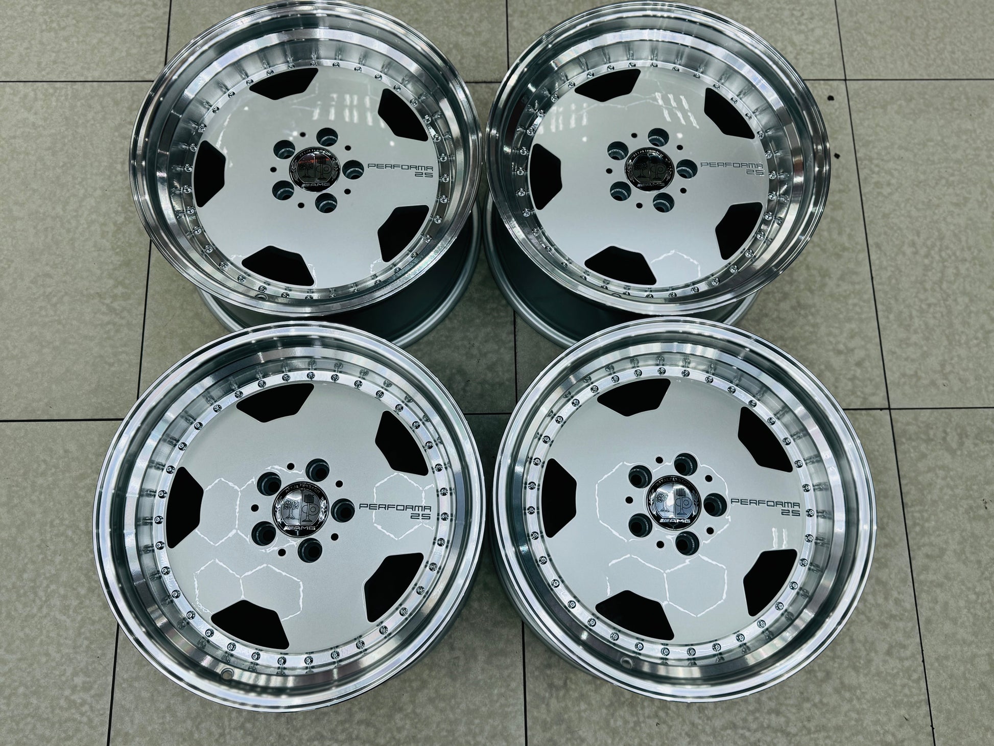 18” AMG PERFORMA 5-112 9J ALL ROUND