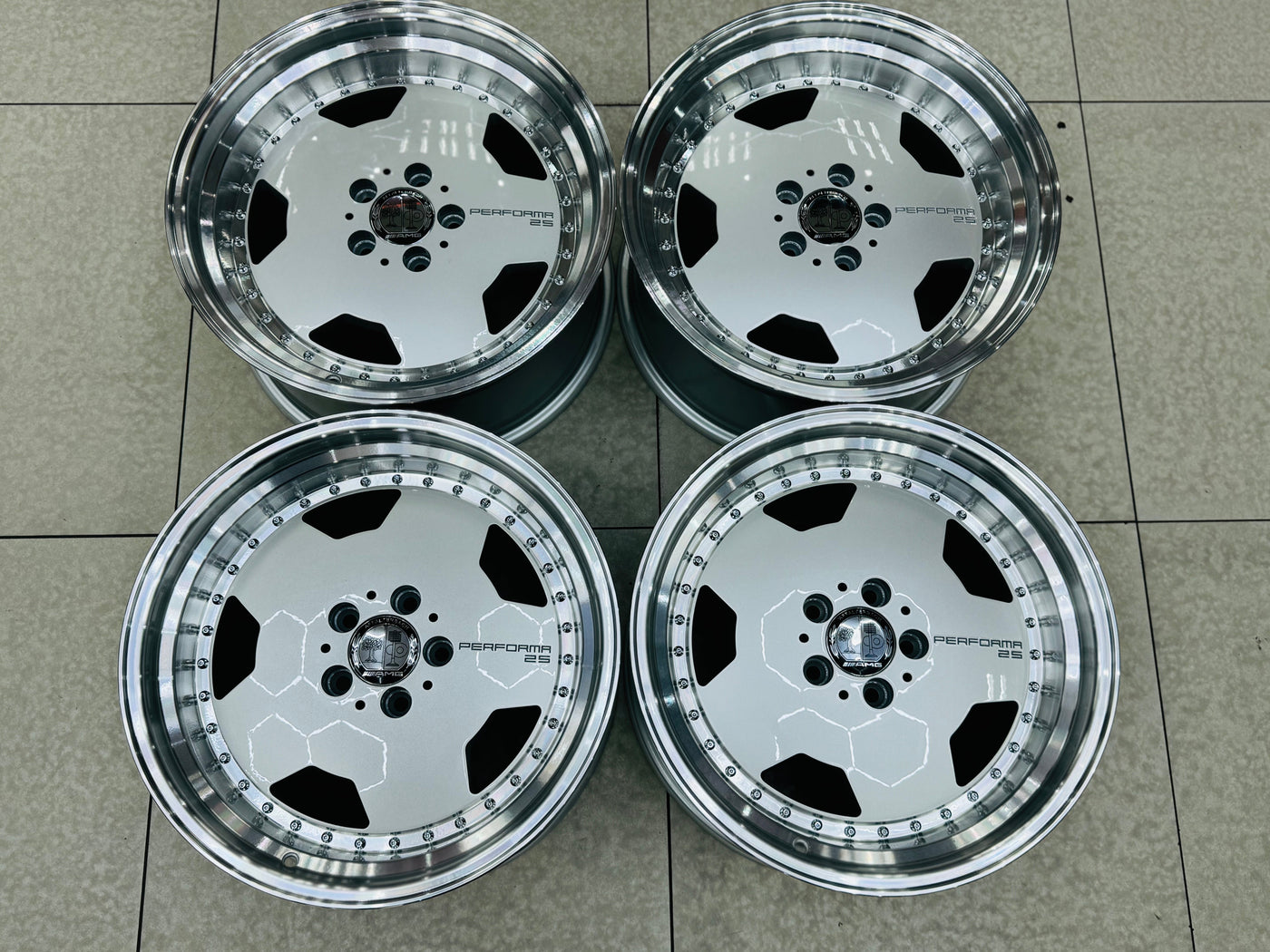 18” AMG PERFORMA 5-112 9J ALL ROUND