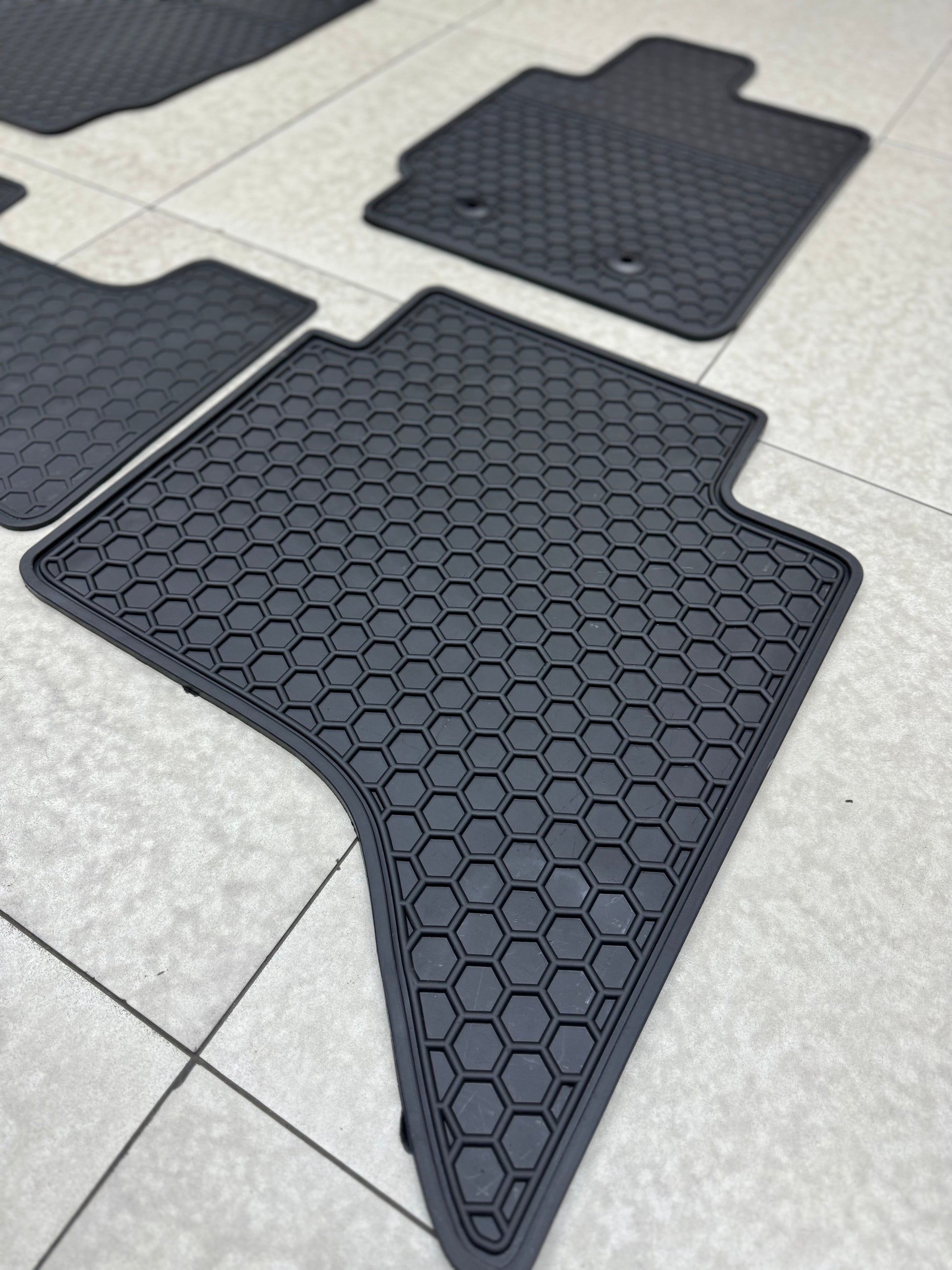 FORD RANGER NEXT GENERATION 2023+ RUBBER MATS 5pce set