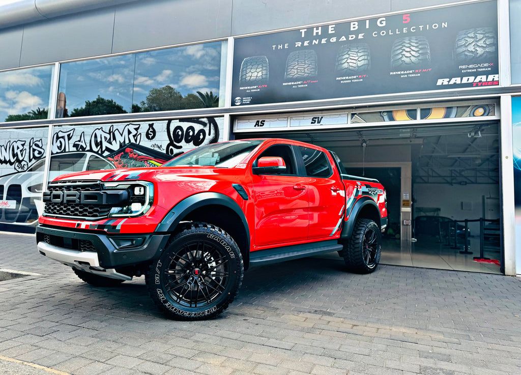 20” 33x12.5 RADAR RENEGADE R7 MUD TERRAIN WHITE LETTER TYRES