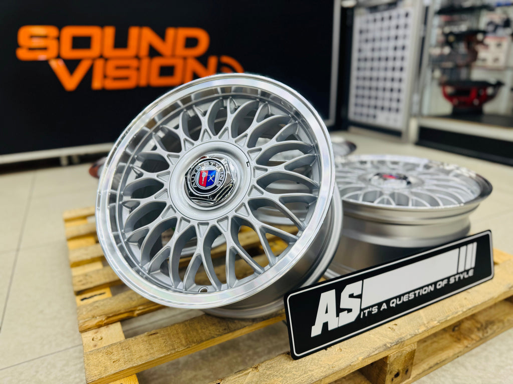 15” VURA BB5  4/100 & 4/108 or 5/100 & 5/114 multi PCD