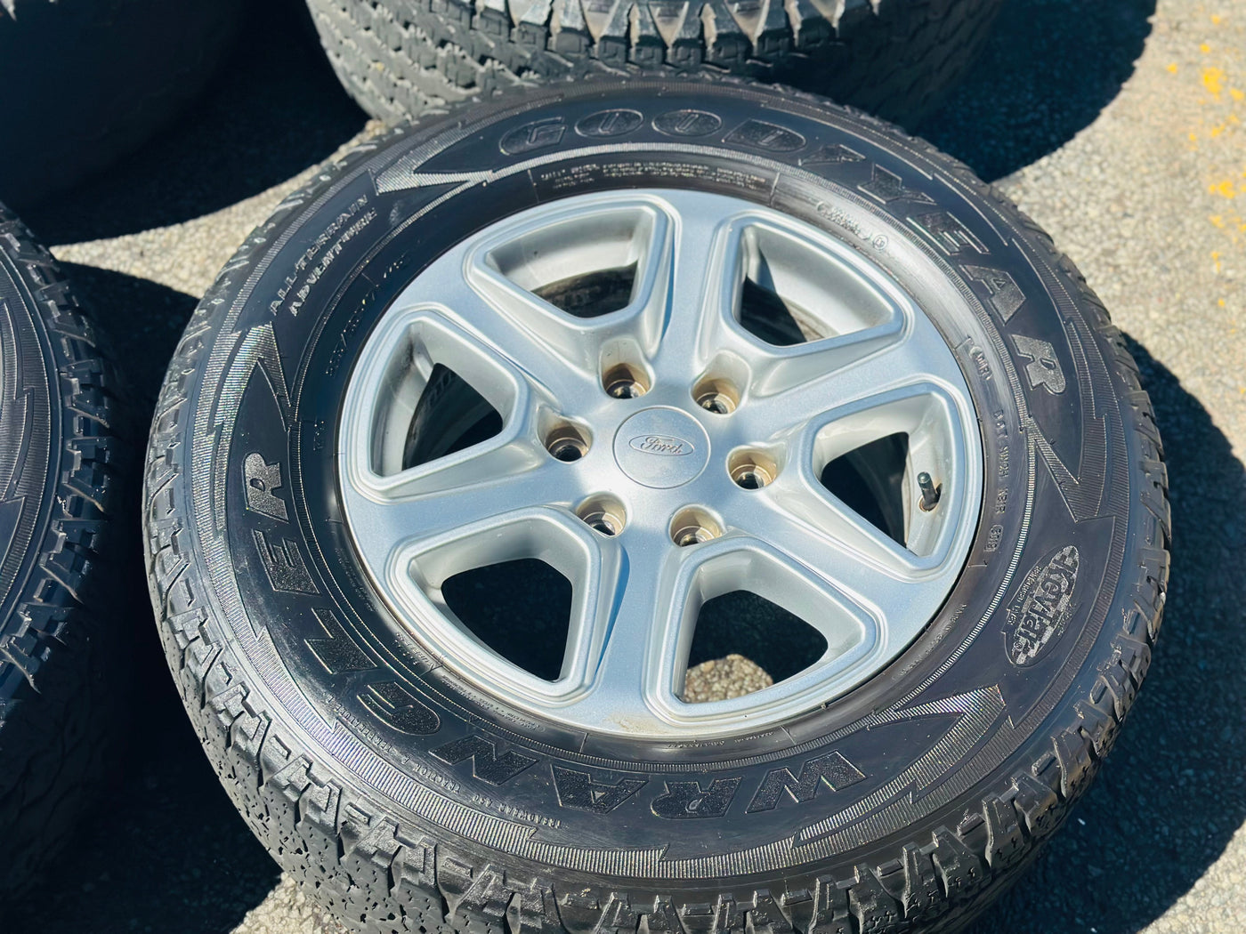 FORD RANGER OEM XLT  USED RIMS & TYRES