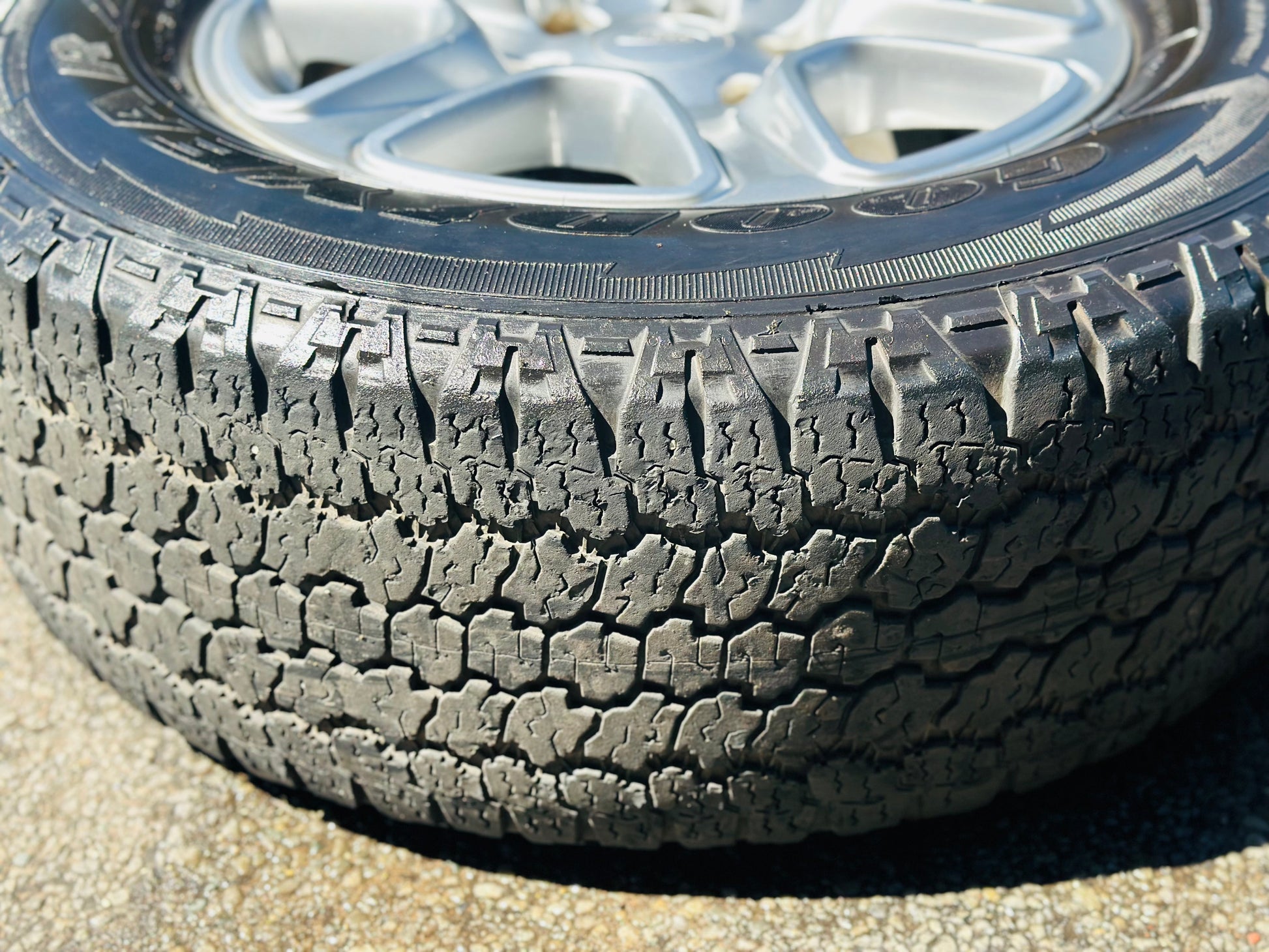 FORD RANGER OEM XLT  USED RIMS & TYRES