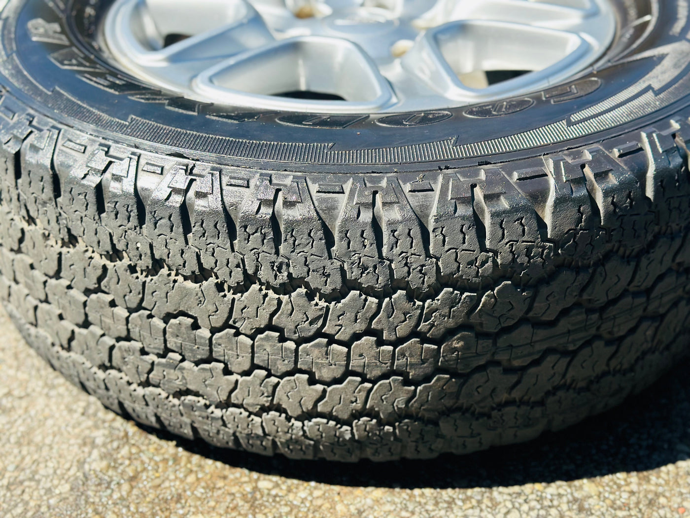 FORD RANGER OEM XLT  USED RIMS & TYRES