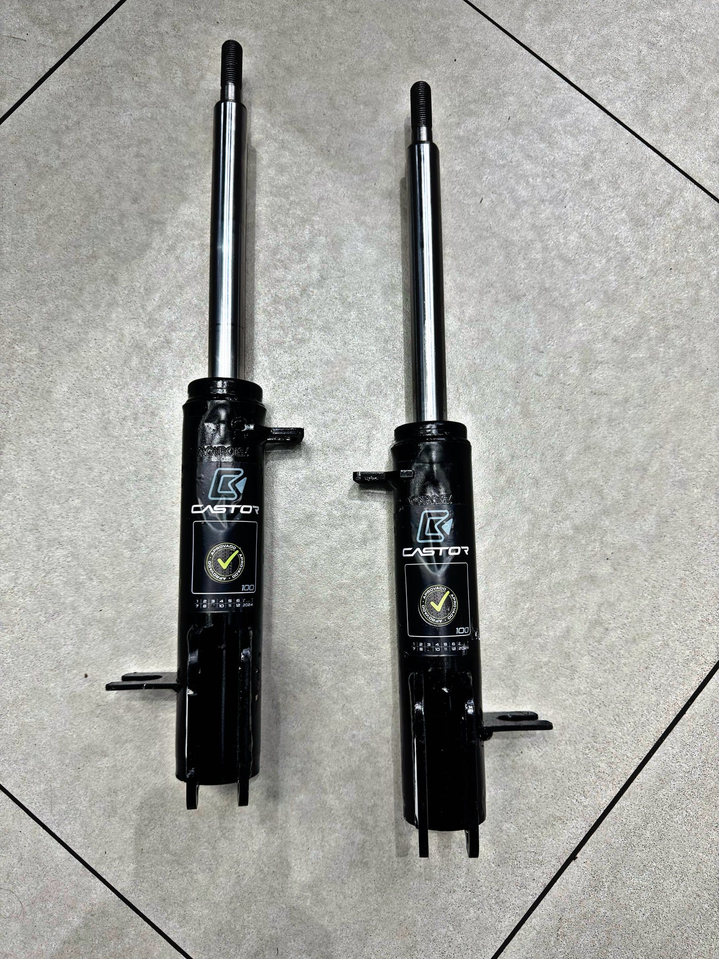 AIR STRUTS