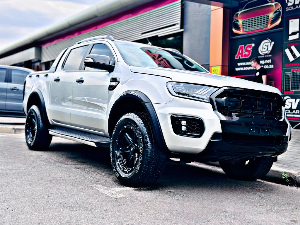 RANGER FX4 style MATT BLACK SLIM WHEEL ARCHES with reflector