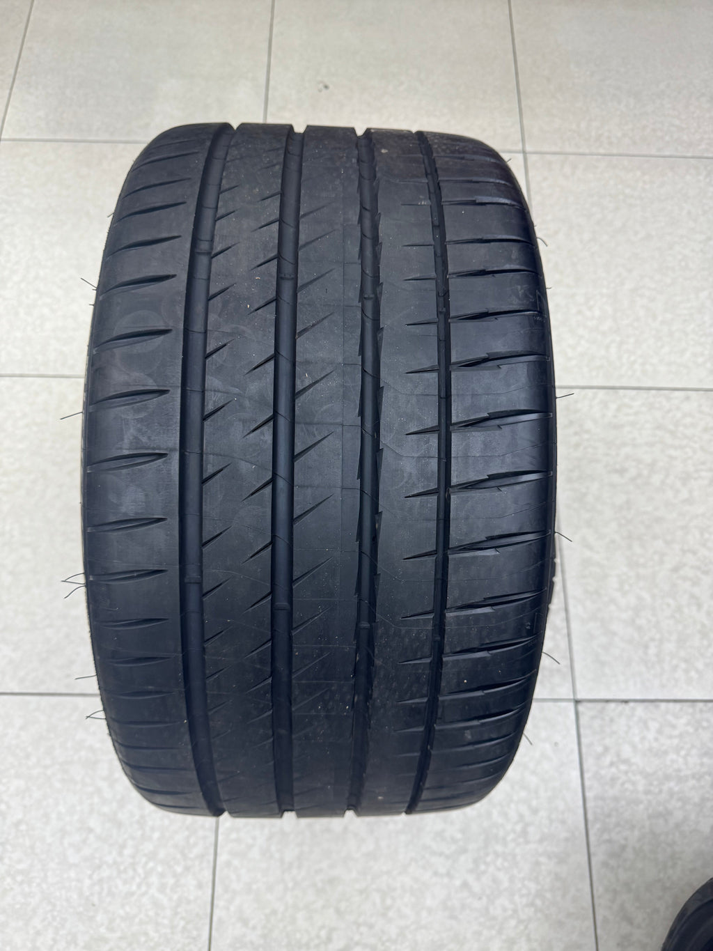305/25R21 Michelin Pilot Sport 4 S (XL) 98Y SOLD IN A SET OF 2