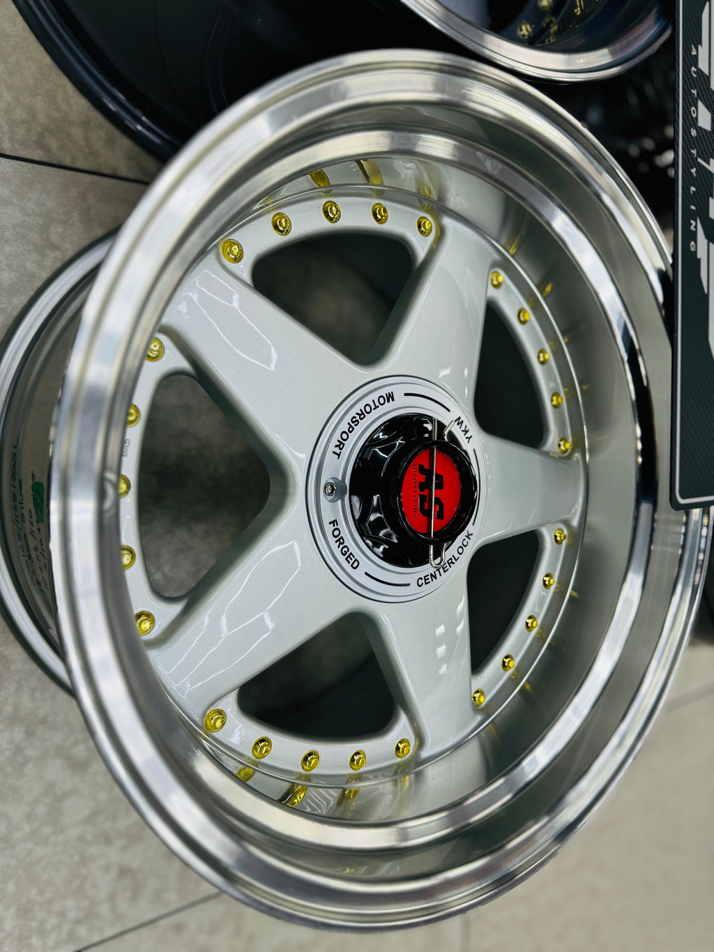 17” AS- 360 8.5/10j WHEELS