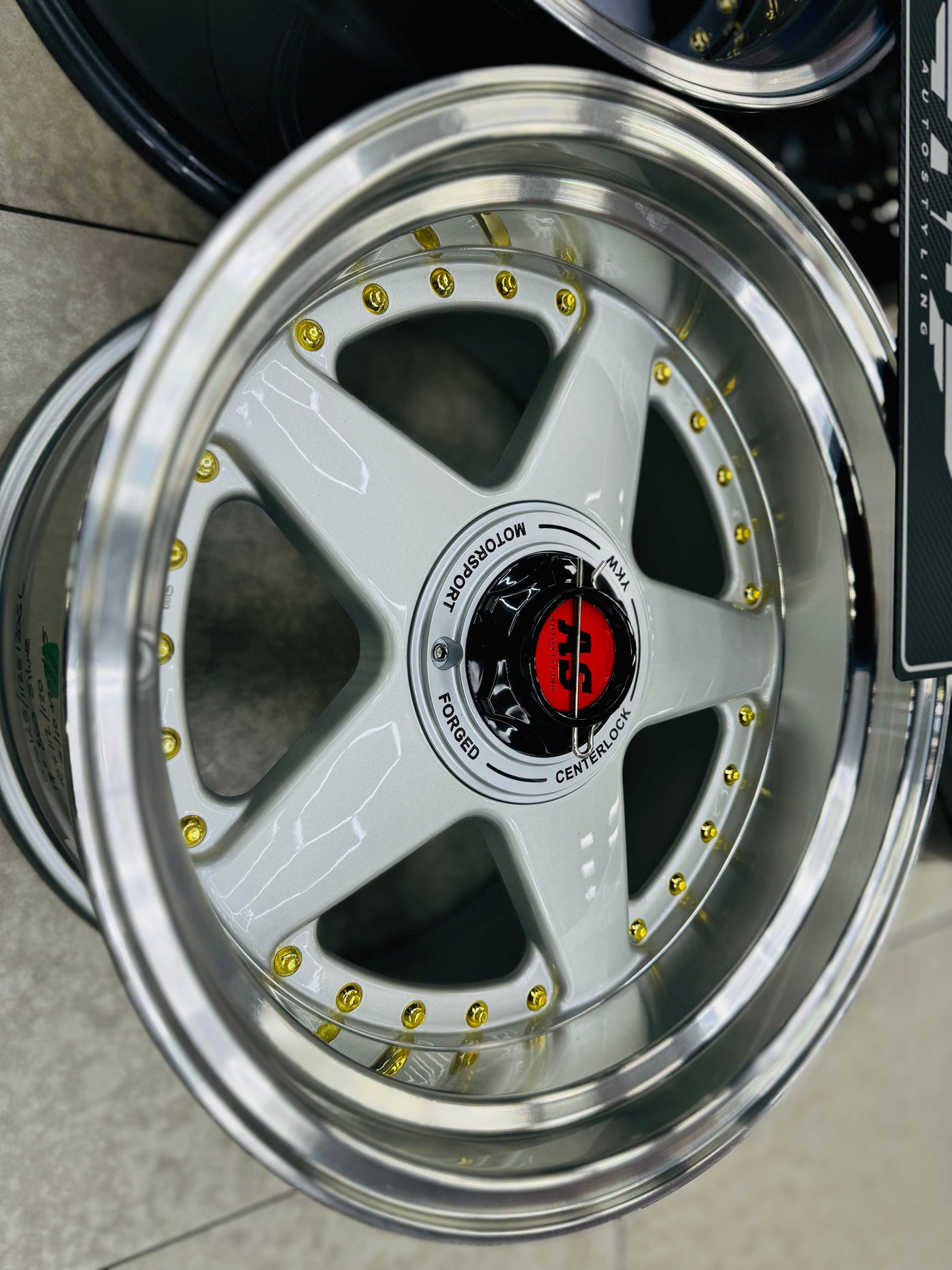 17” AS- 360 8.5/10j WHEELS
