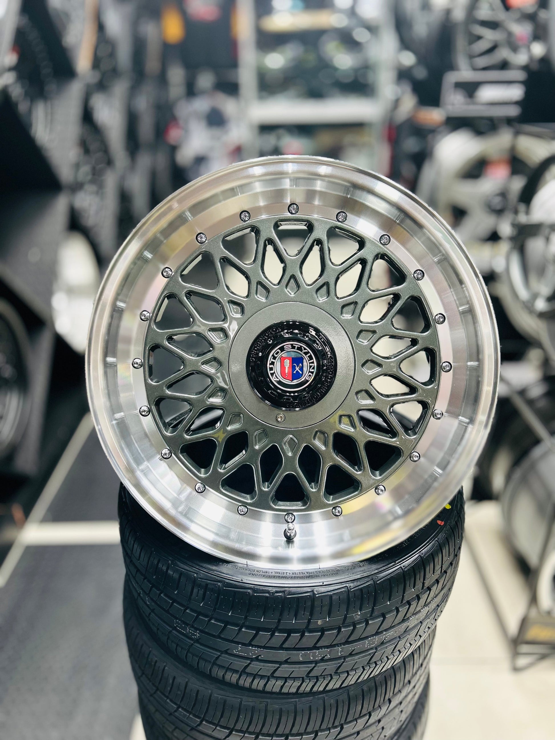 17'' AS-P- MESH 4/100 4/108 GUNMETAL WHEELS