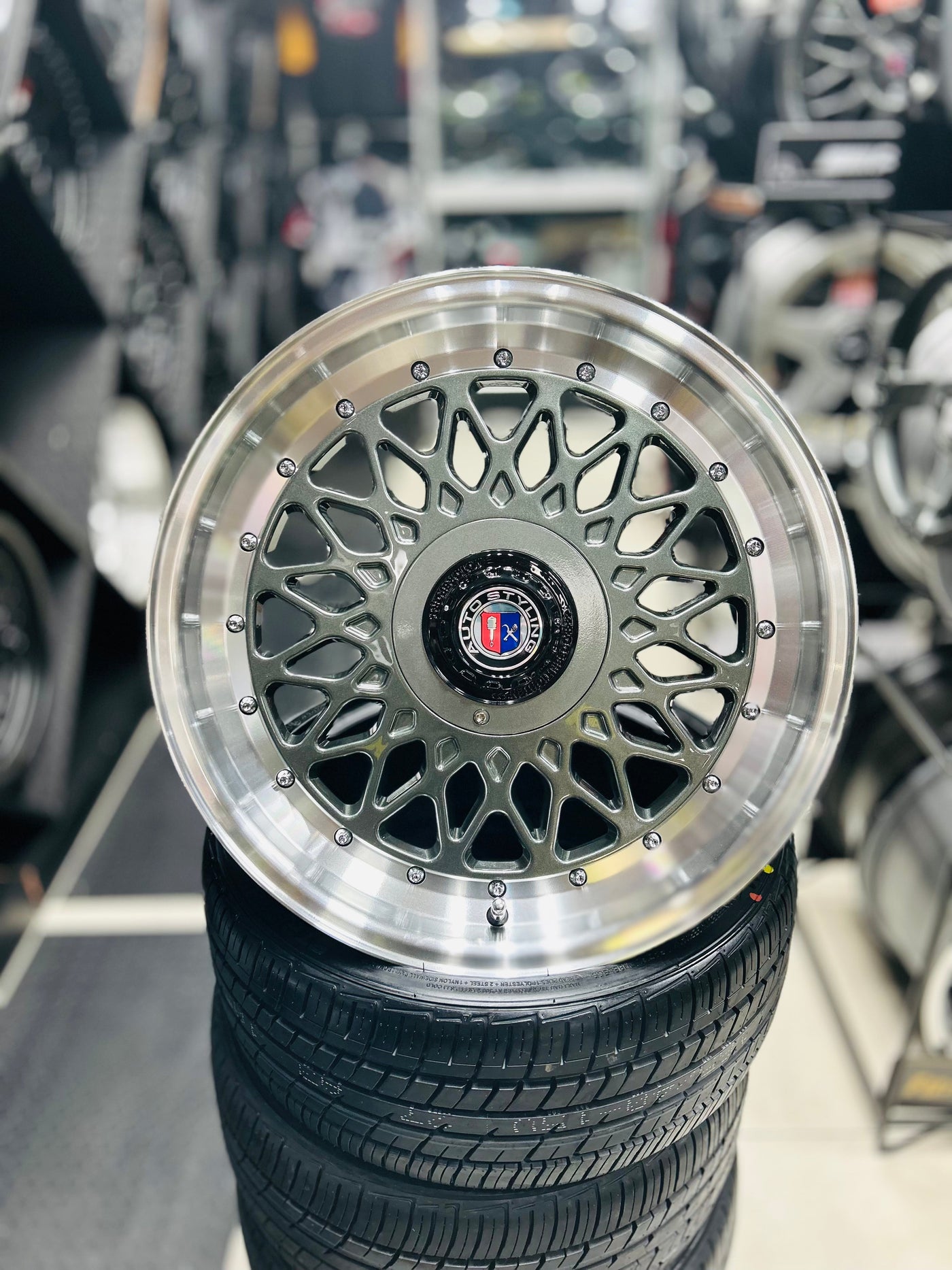 17'' AS-P- MESH 4/100 4/108 GUNMETAL WHEELS