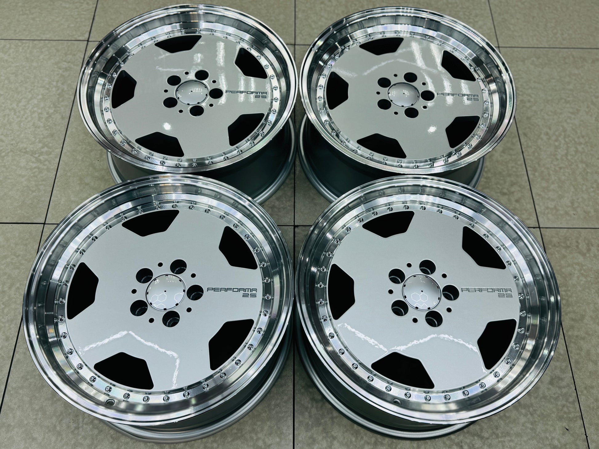 18” AMG PERFORMA 5-112 8J ALL ROUND ( Shop soiled set due to slight marks on 3x lips ) discounted by R5000
