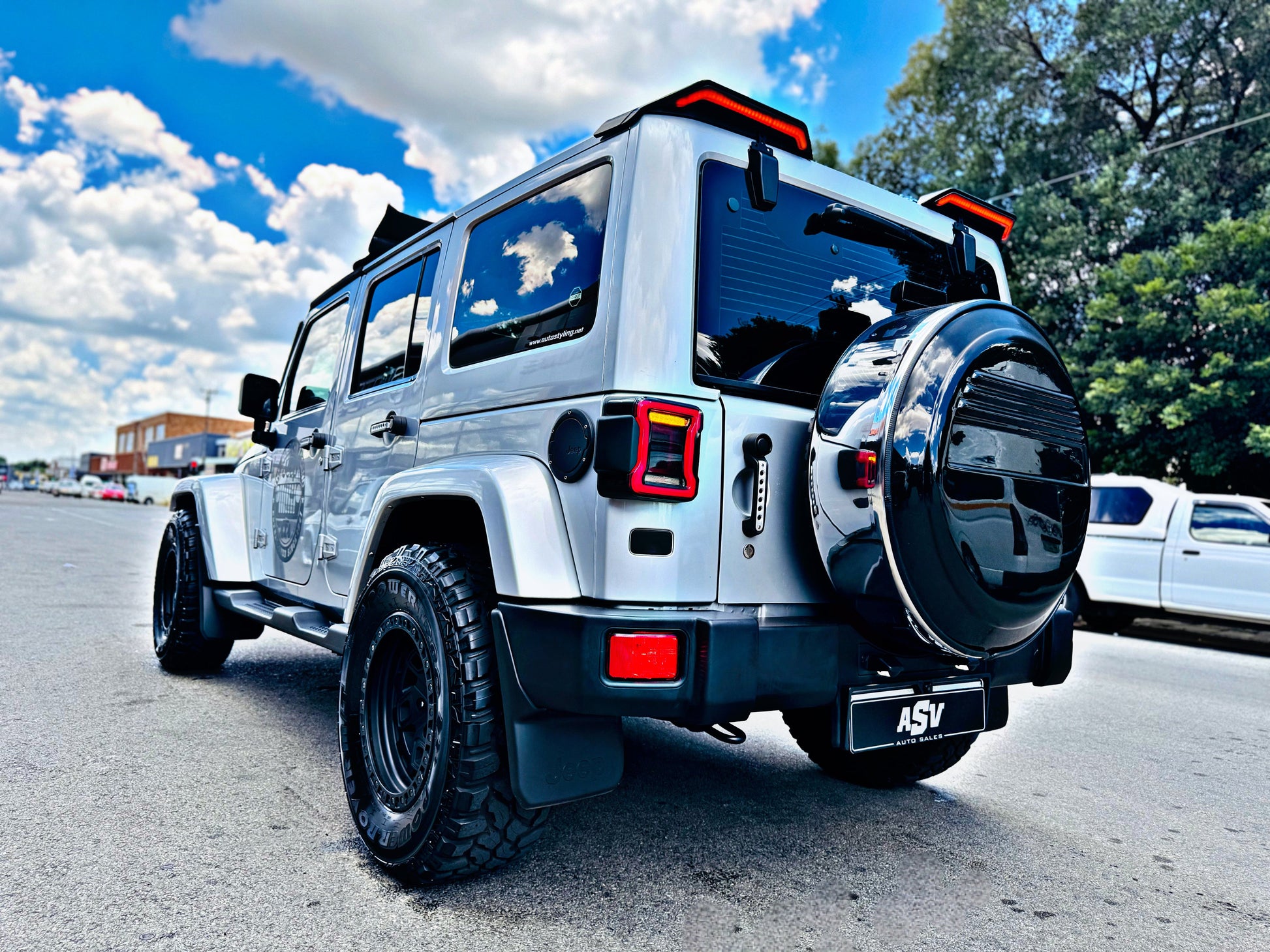 JEEP WRANGLER Half Soft Top Sunroof - 07-18 Wrangler JK ( USED ) 6months old