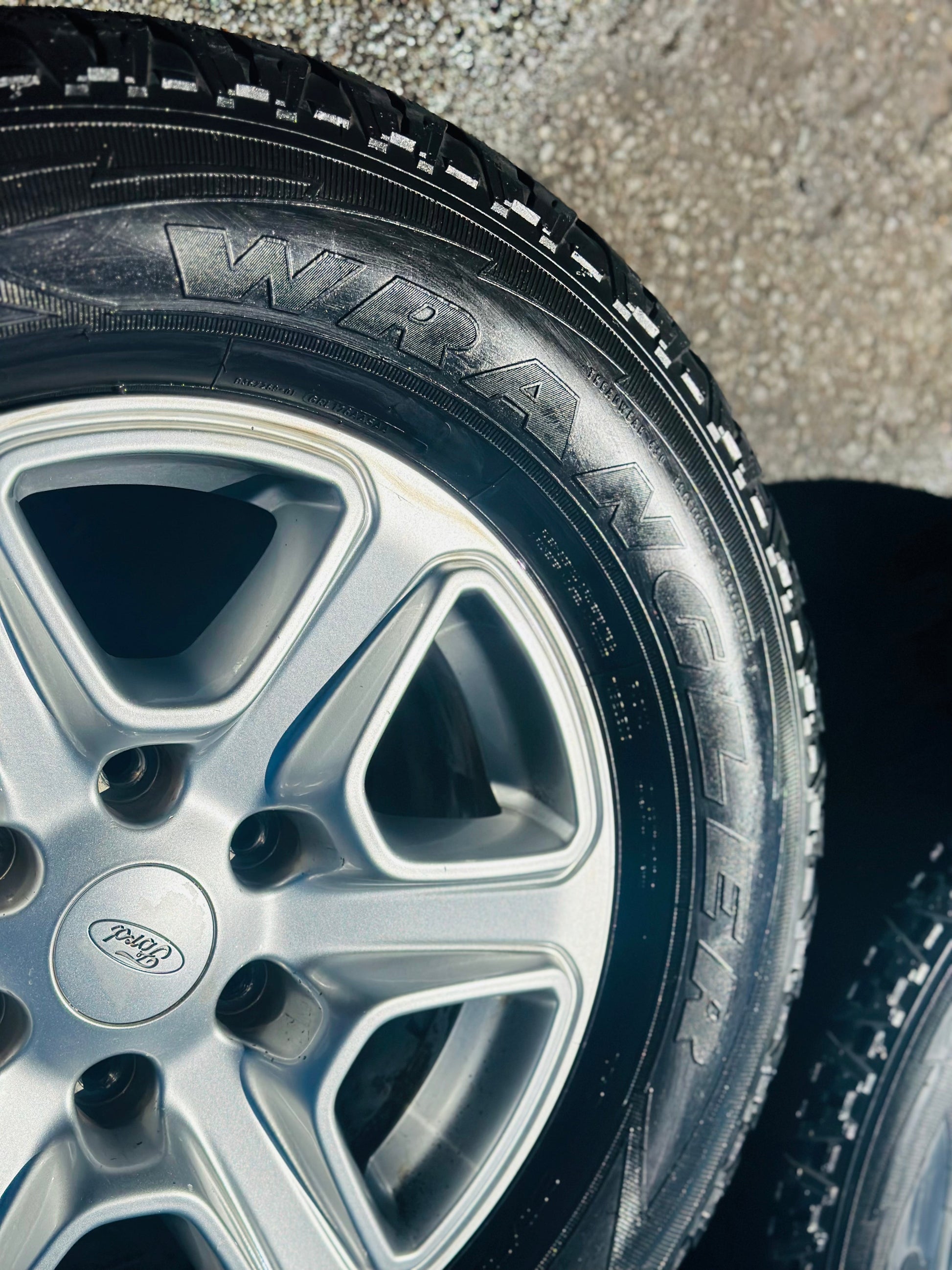 FORD RANGER OEM XLT  USED RIMS & TYRES