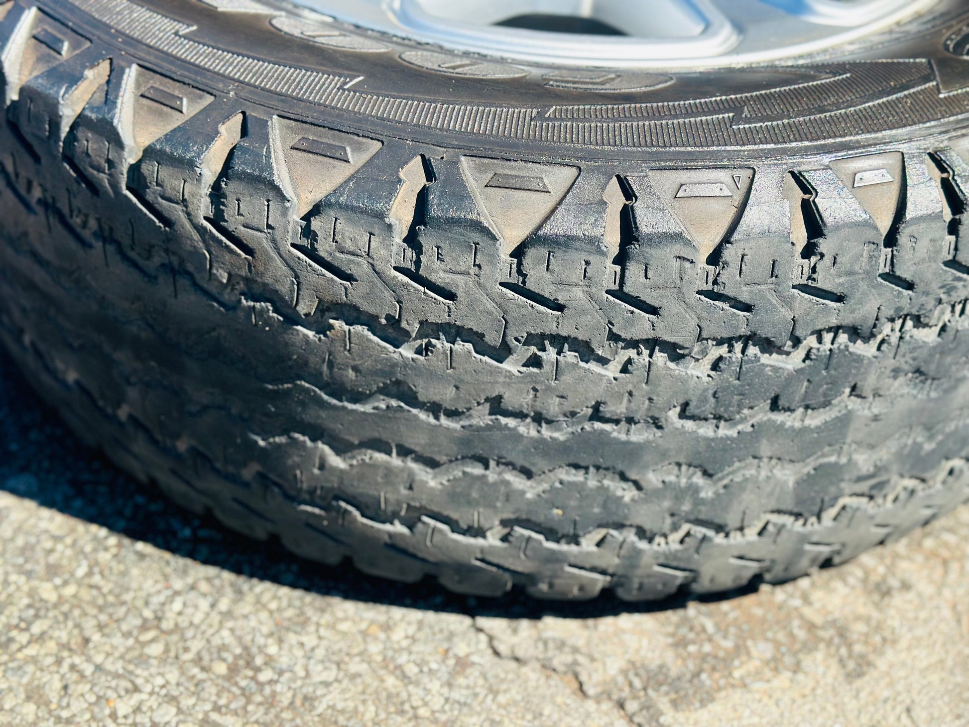 FORD RANGER OEM XLT  USED RIMS & TYRES