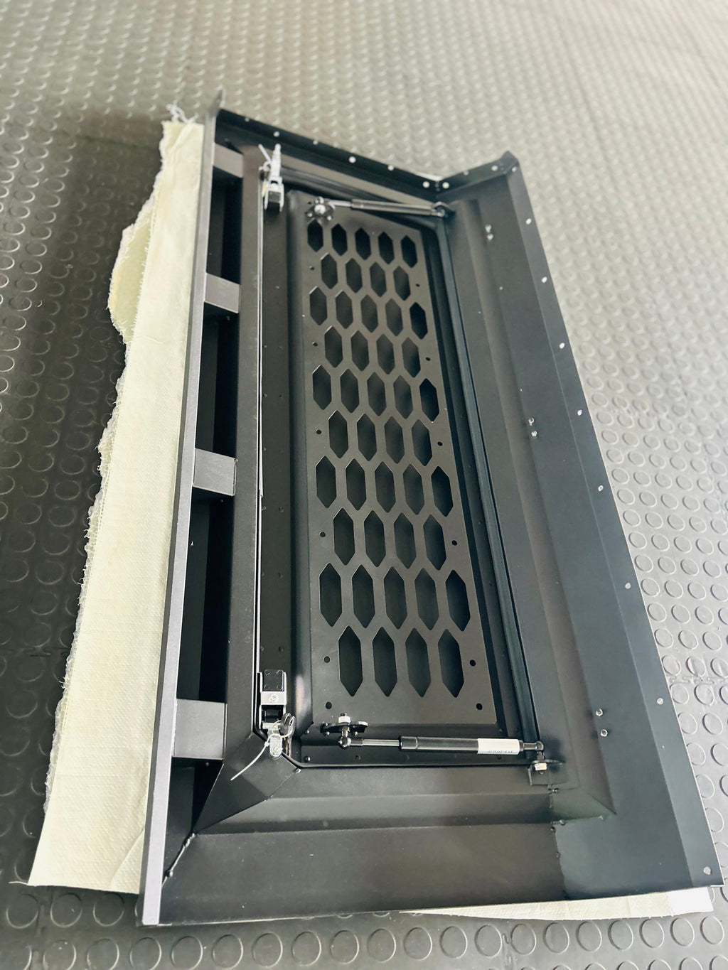 TOYOTA HILUX 2016+ BLACK STEEL CANOPY