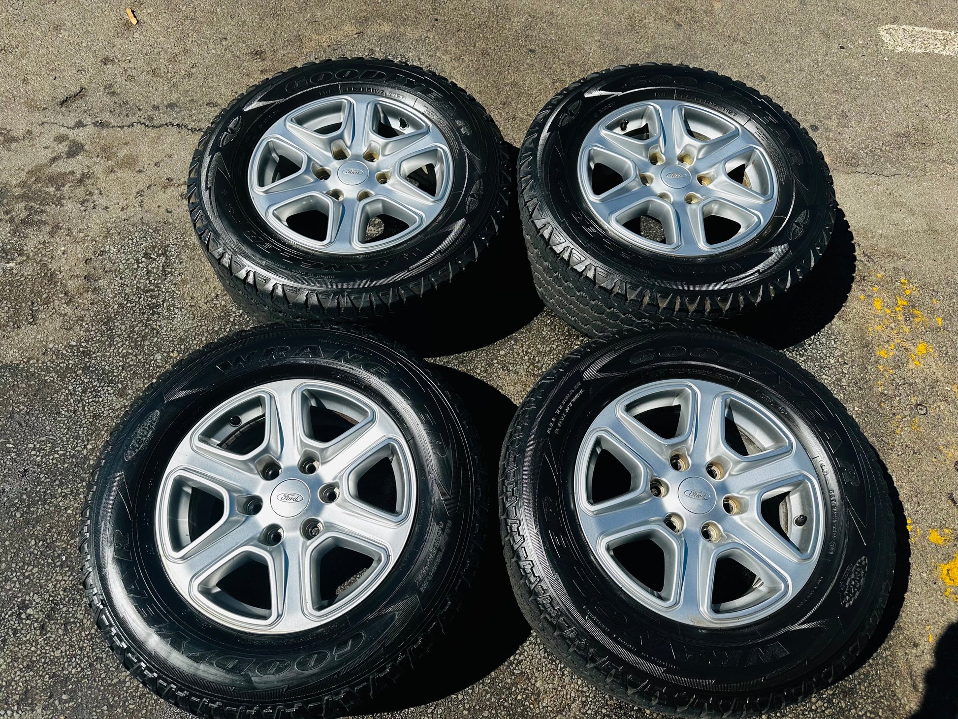 FORD RANGER OEM XLT  USED RIMS & TYRES