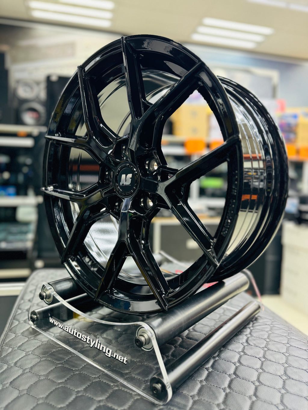 17” AS- GT180  GLOSS BLACK 5/114 PCD