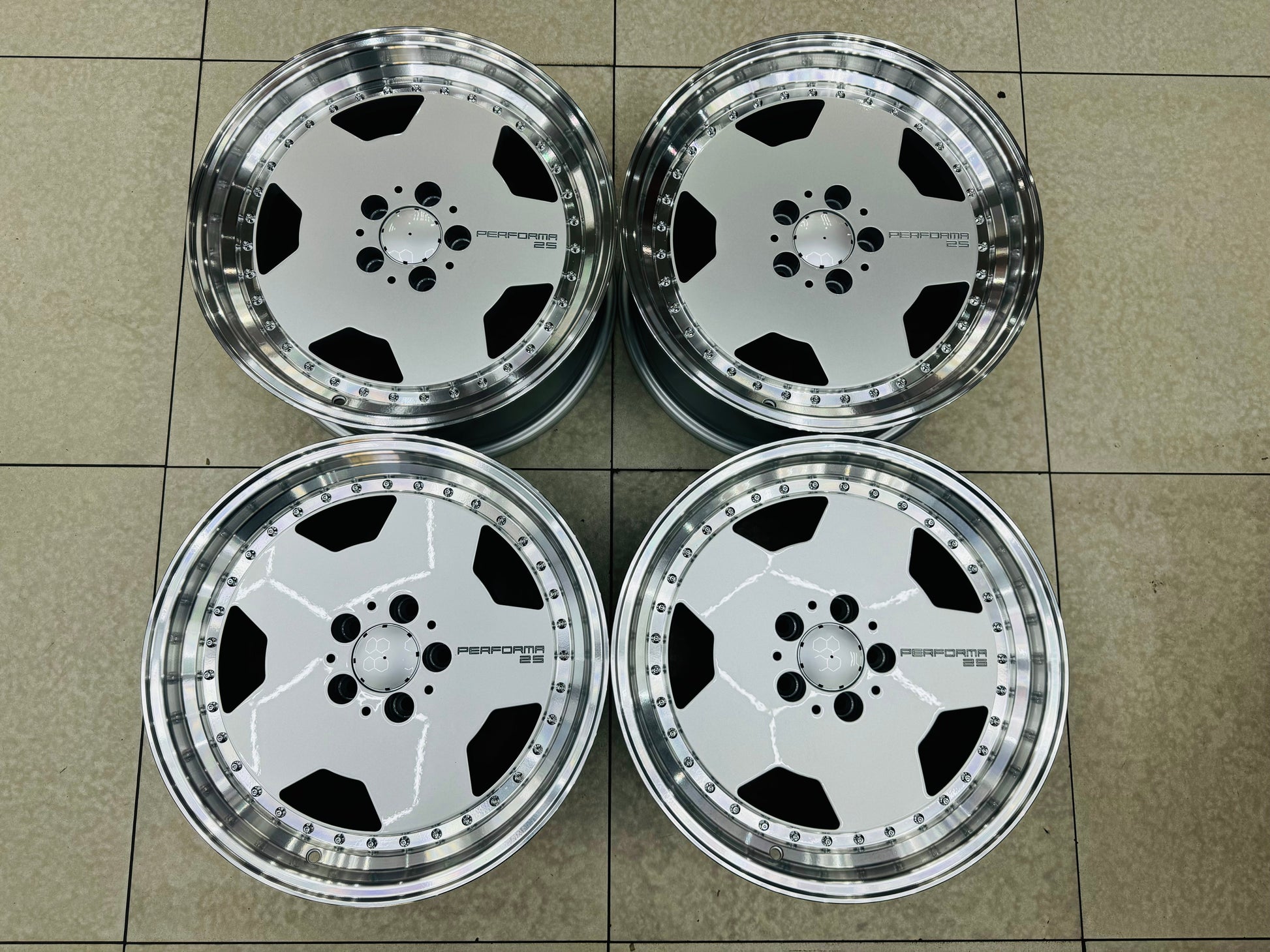 18” AMG PERFORMA 5-112 8J ALL ROUND ( Shop soiled set due to slight marks on 3x lips ) discounted by R5000