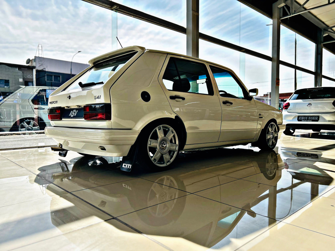 2005  VELOCITI 1.4i