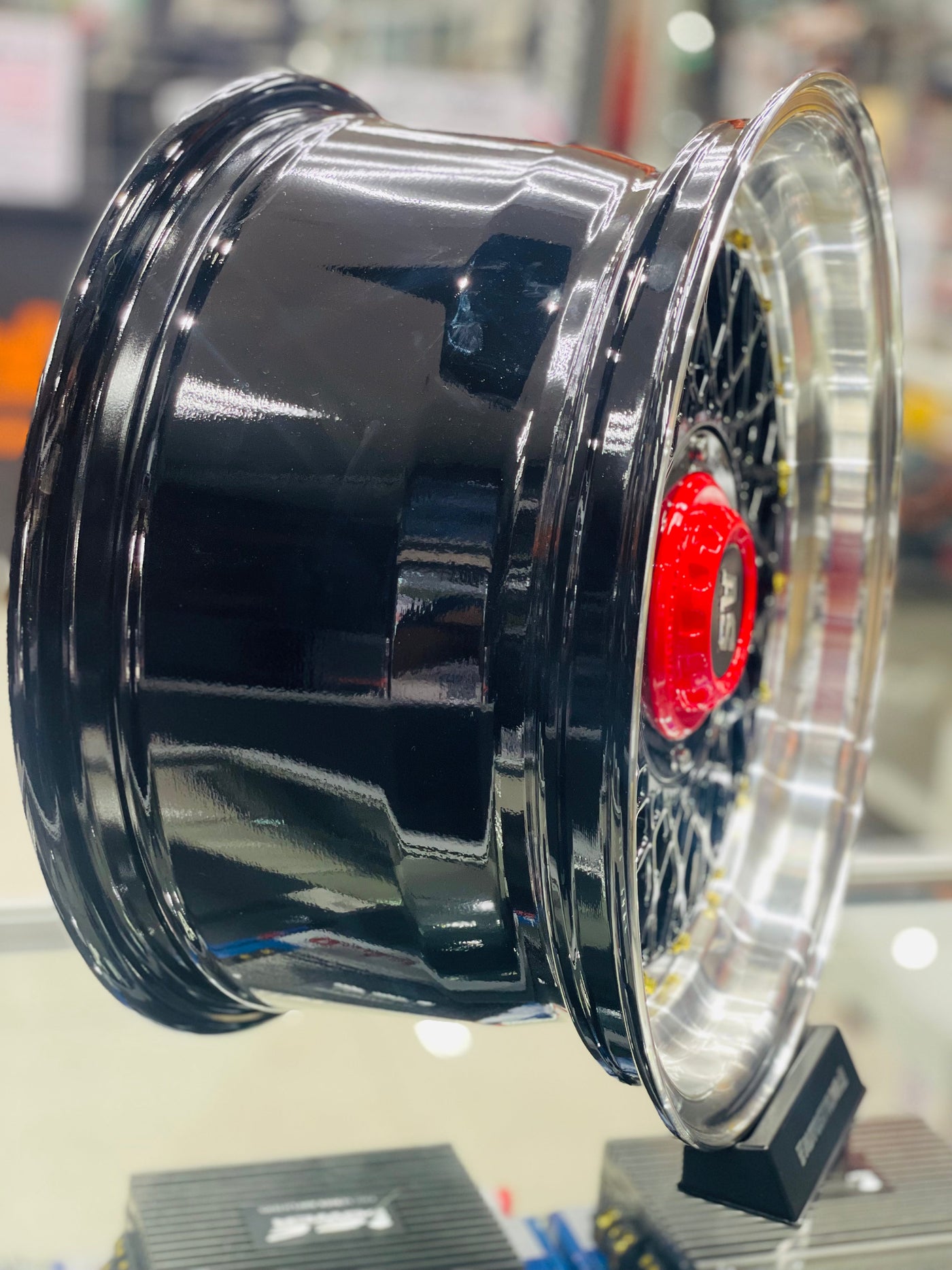 15” AS- MOTORSPORT MESH 4/100 4/114 BLACK RED CAP