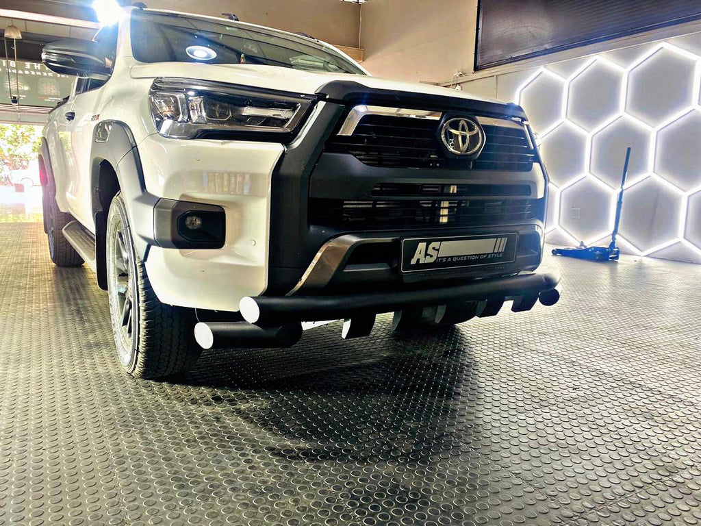 TOYOTA HILUX 2016+ BUMPER GUARD / NUDGE BAR / STYLING BAR BLACK
