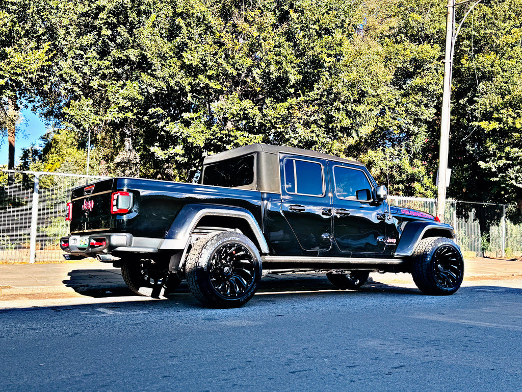 RADAR RENEGADE AT-5 33x12.5/20 TYRE WHITE LETTERS