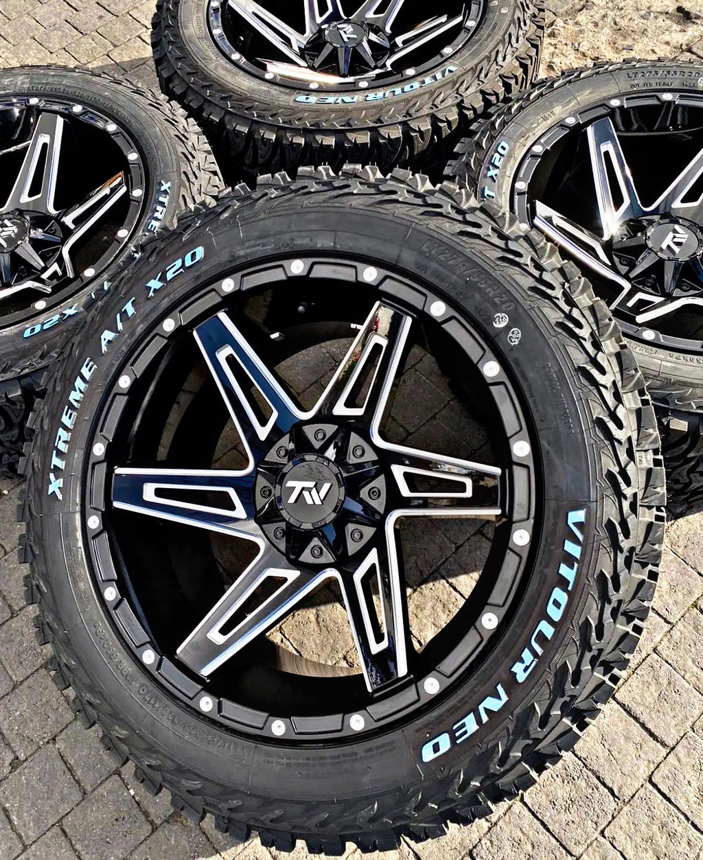 275/55/20 VITOUR XTREME A/T X20 TYRES