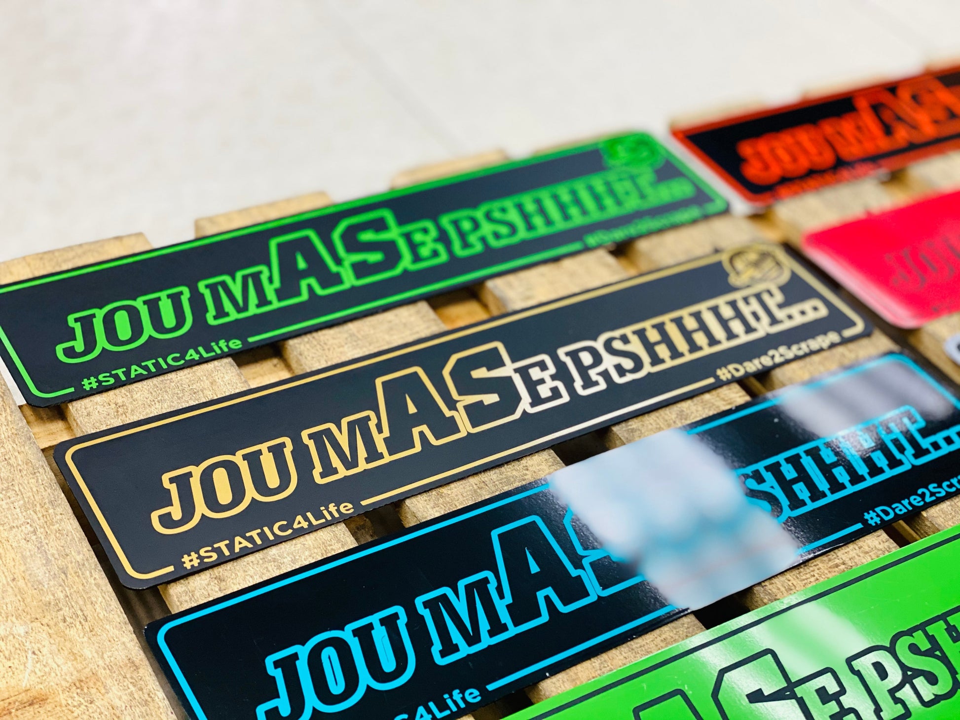 JOU mASe PSHHHT... SHOW PLATE