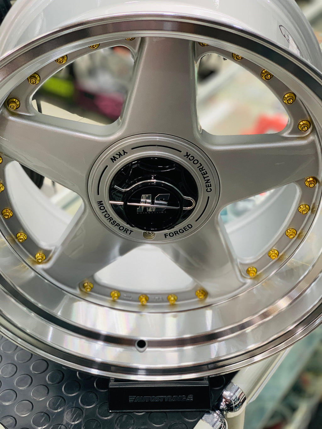 17” AS- 360 8.5/10j WHEELS